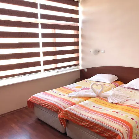 Red House Guest house *