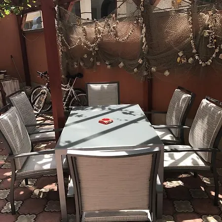 Red House Guest house 3*