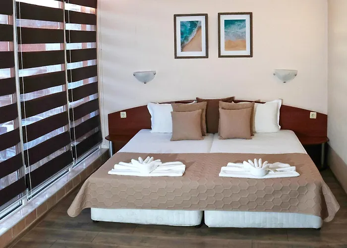 Red House Guest house 3*