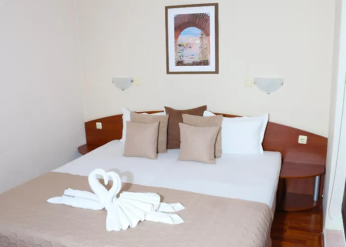 Guest house Red House 3*